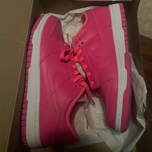 Hyper pink low dunks